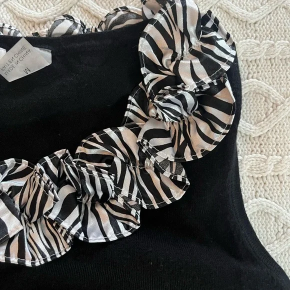 Peter Nygard Black Sleeveless Top with Ruffle Detail women’s petite medium - Picture 6 of 9